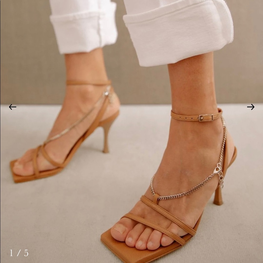 Alohas chain strap sandals